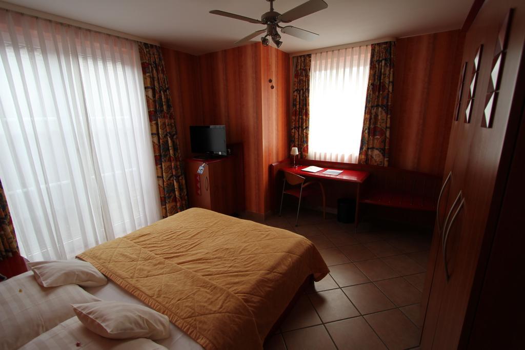 Hotel Mado Κολωνία Δωμάτιο φωτογραφία