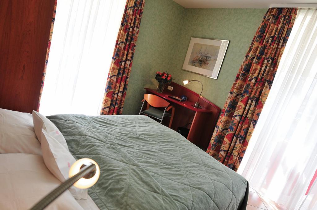 Hotel Mado Κολωνία Δωμάτιο φωτογραφία