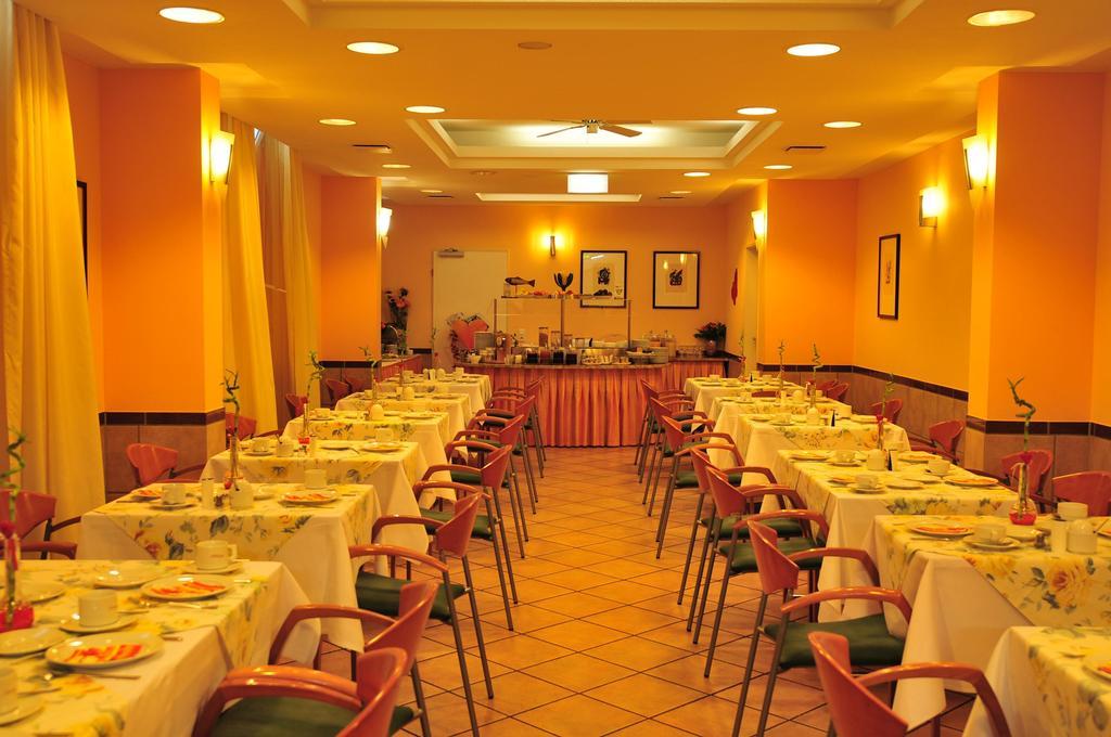 Hotel Mado Κολωνία Εξωτερικό φωτογραφία